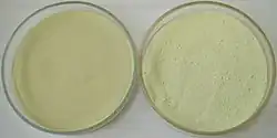 Poudre de ZnS et de SrAl.