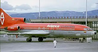 Le Boeing 727 d'Avianca impliqué (HK-1716), dans une livrée précédente, ici à l'aéroport international El Dorado 12 ans avant l'accident.
