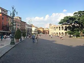 Image illustrative de l’article Piazza Bra