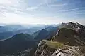 Vue sur la vallée du Lavanchon, la montagne d'Uriol, l'Éperrimont et la vallée de la Gresse depuis le pic.