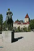 La statue équestre sur les quais faisant face au château d'Ouchy.