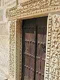 Pieds-droits sculptés de la porte du minaret de la grande mosquée de Kairouan, en Tunisie.