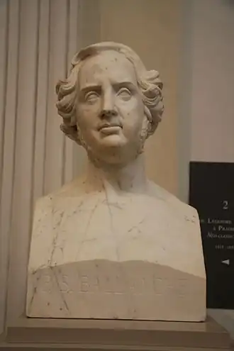 photo de bust en noir et blanc