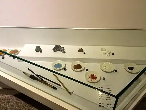 Reconstitution des pigments utilisés à l'époque pour peindre les soldats.
