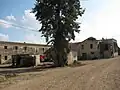 Vue de la laiterie et des anciennes étables