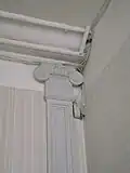 Pilastre ionique, rez-de-chaussée du bâtiment Hugo.