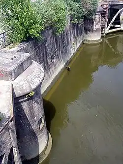 Vertiges des piles d'appuis de l'ancien pont (rive droite).