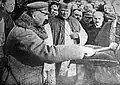 Józef Piłsudski recevant la boulava en 1920.
