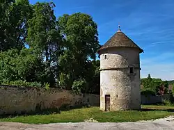 Le pigeonnier.