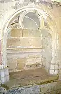 Piscine liturgique de l'église Notre-Dame de Rigny.