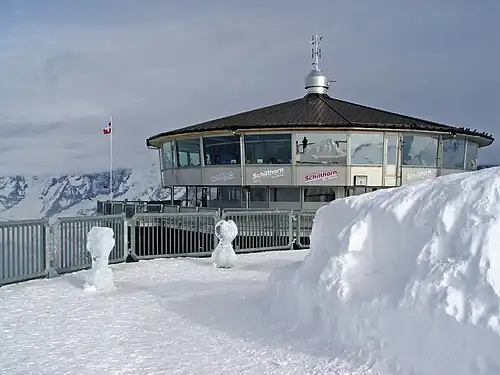 La terrasse enneigée.