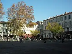 La place Pie sur l'emplacement de la maison de Jean-Perrin Parpaille.