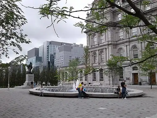 Description de l'image Place Vauquelin Montreal 48.jpg.
