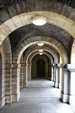 Galerie de la crypte.