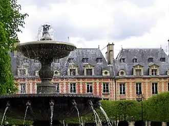 Détail d'une des fontaines de Jean-Pierre Cortot.