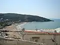 La plage et la pointe Montepucci.