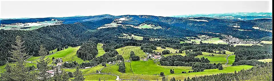 Plan panoramique depuis le belvédère du mont Châteleu.