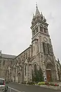 Église Saint-Sauveur : vue extérieure d'ensemble.