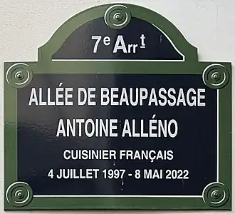 Voir la plaque.