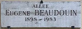 Voir la plaque.