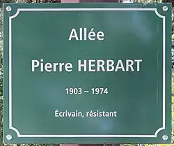 Voir la plaque.