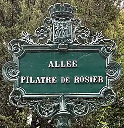 Voir la plaque.