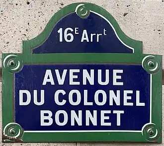 Voir la plaque.