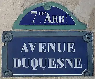 Voir la plaque.