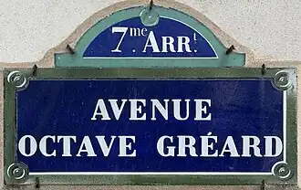 Voir la plaque.