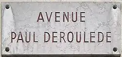 Voir la plaque.