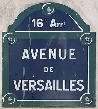 Voir la plaque.