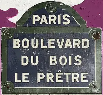 Voir la plaque.
