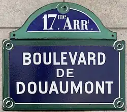 Voir la plaque.