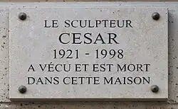 Plaque au no&nbsp;9.