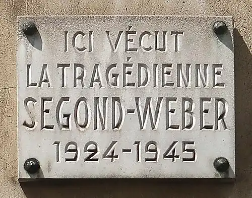 Plaque au no 83.