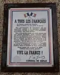 Plaque À tous les Français, contre le square René-Le Gall.