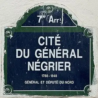 Voir la plaque.