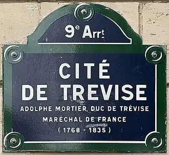Voir la plaque.