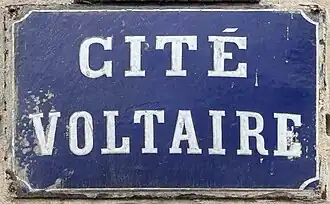 Voir la plaque.