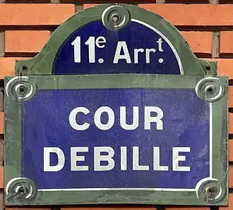 Voir la plaque.