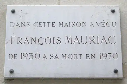 Plaque au no 38, avenue Théophile-Gautier.