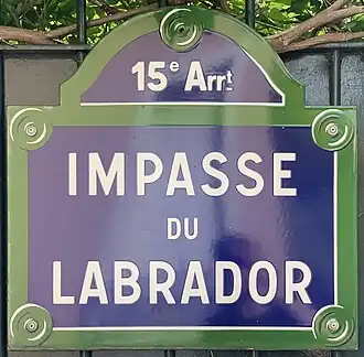 Voir la plaque.