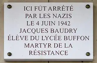 Plaque en mémoire de Jacques Baudry (l'un des cinq martyrs du lycée Buffon), au no 247.