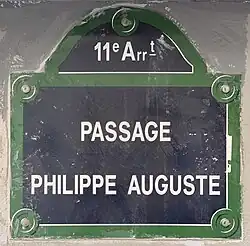 Voir la plaque.