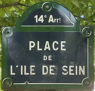 Voir la plaque.