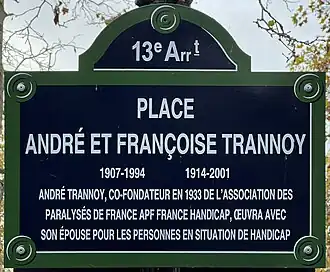 Voir la plaque.