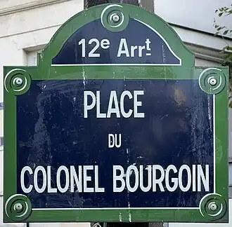 Voir la plaque.