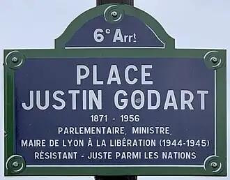 Voir la plaque.