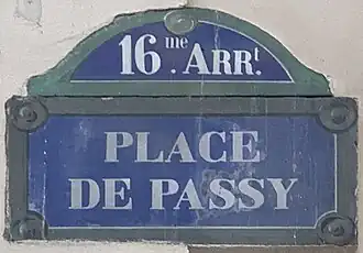 Voir la plaque.