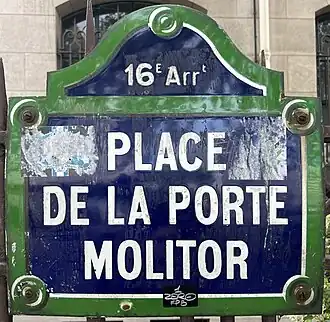 Voir la plaque.
